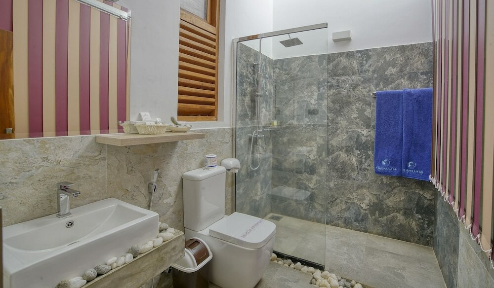 Фото Athena lake Boutique