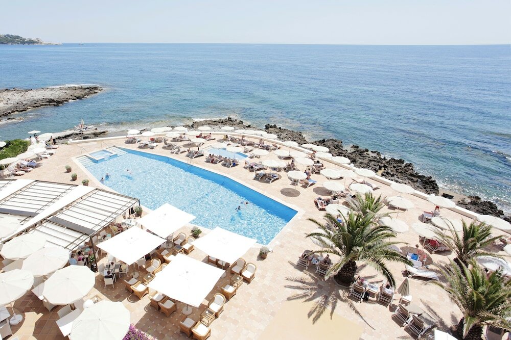 Фото Grupotel Aguait Resort & SPA - Adults Only