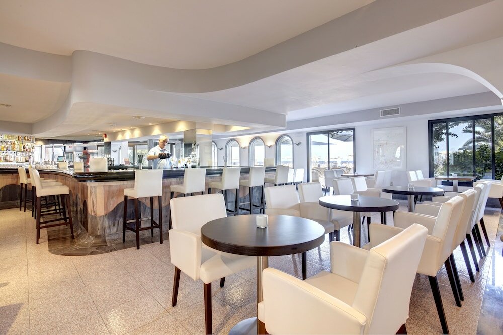 Фото Grupotel Aguait Resort & SPA - Adults Only