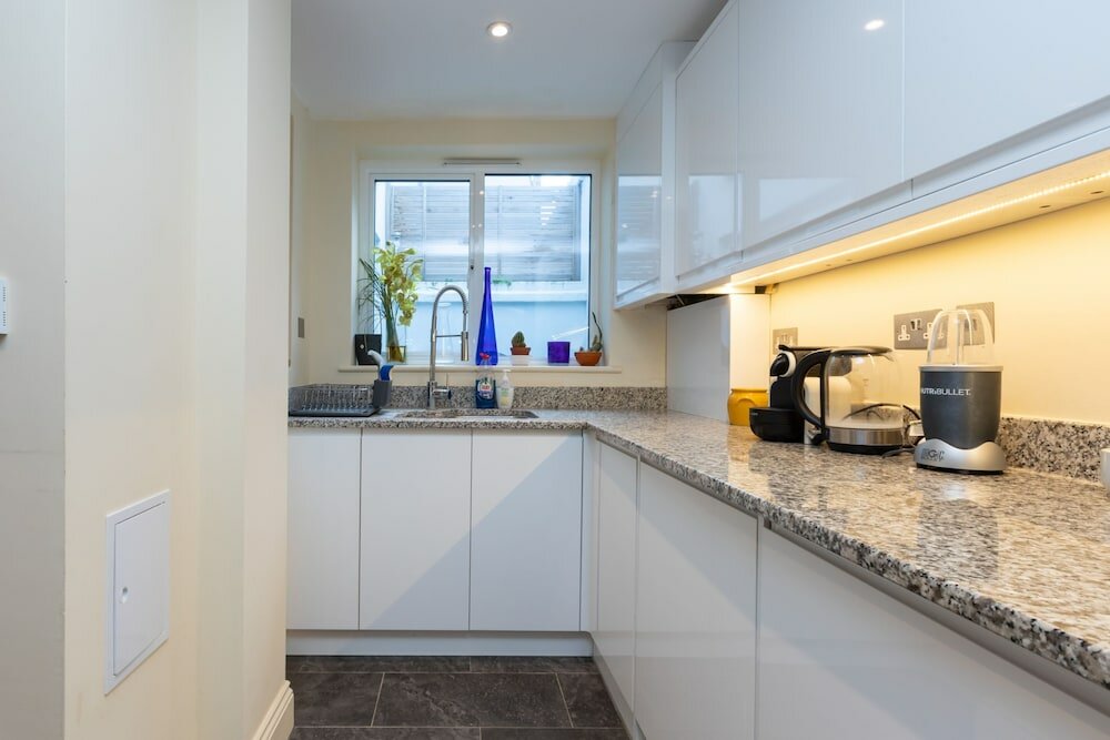 Фото Modern and Bright 3 Bedroom House in Paddington