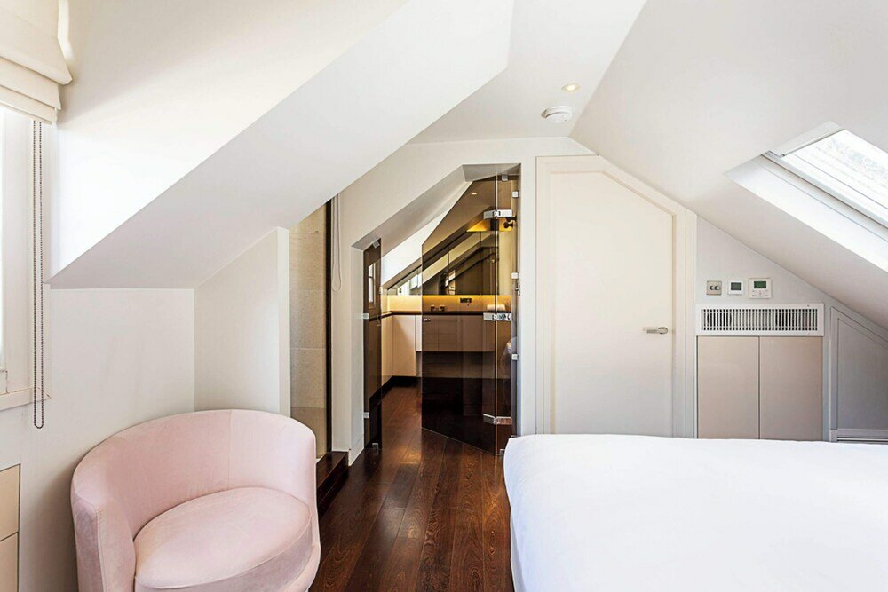 Фото Lavish Mews House - Notting Hill