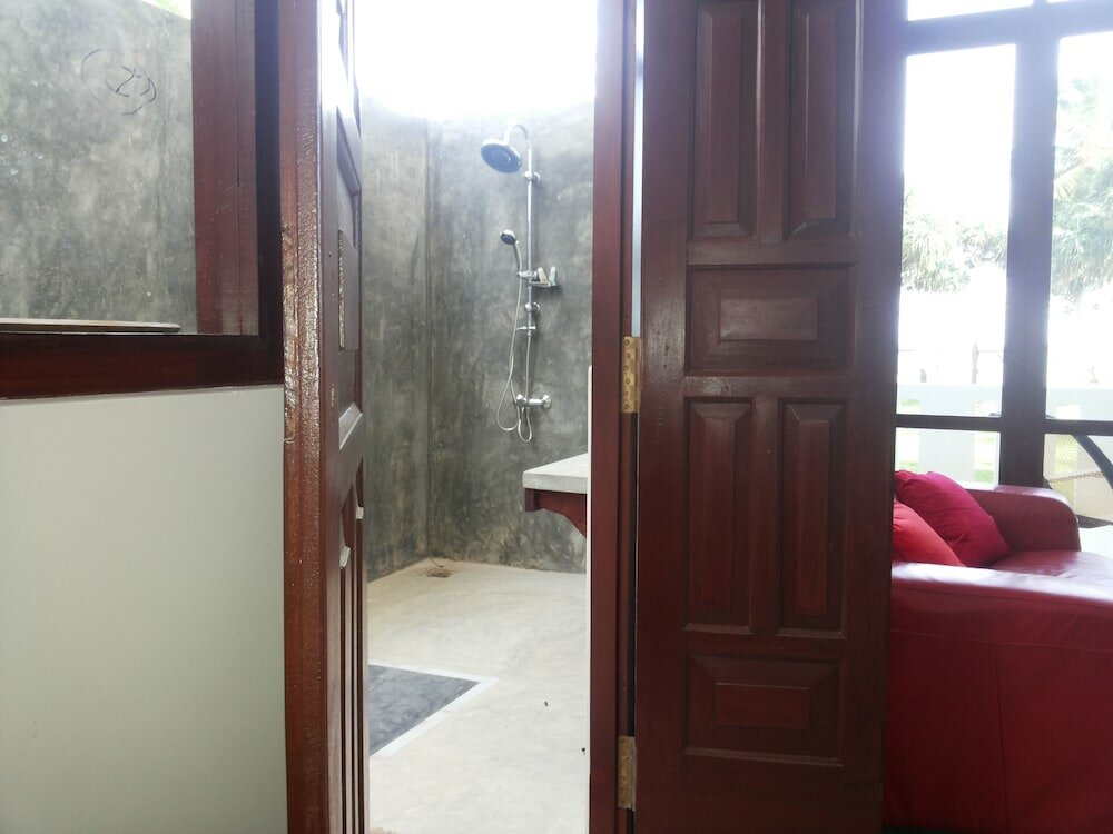 Фото Nirvana Beach Boutique Hotel