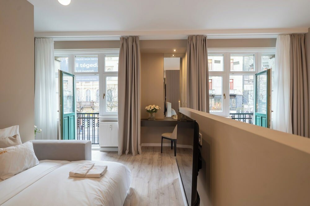 Фото Károly Boutique Suites, Best Location by Bqa