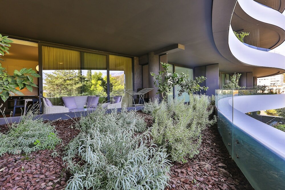 Фото Royal Gardens Apartments