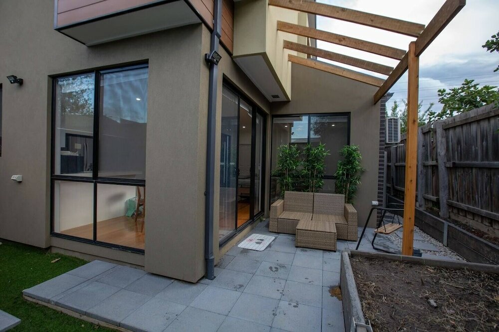 Фото Impressive & Spacious new Townhouse@preston