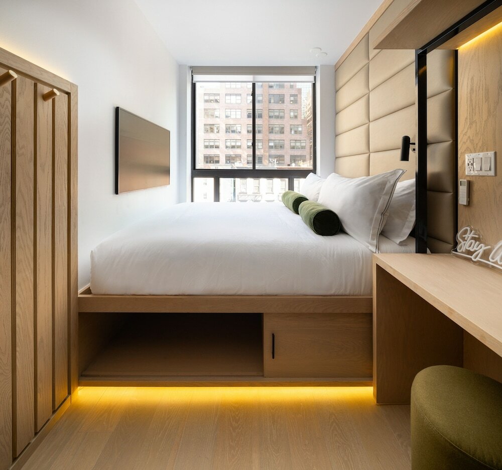 Фото Little Charlie Hotel