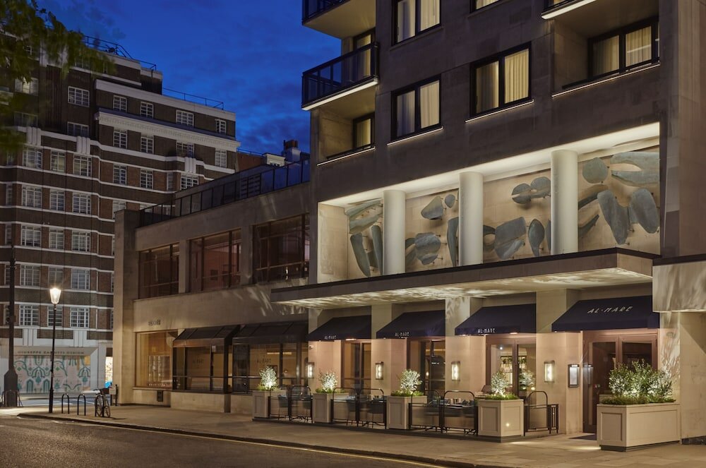 Фото Jumeirah Carlton Tower