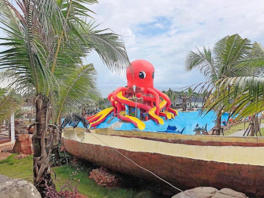 Фото Phi Phi Mountain Beach Resort