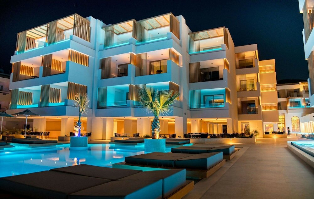 Фото отеля 2