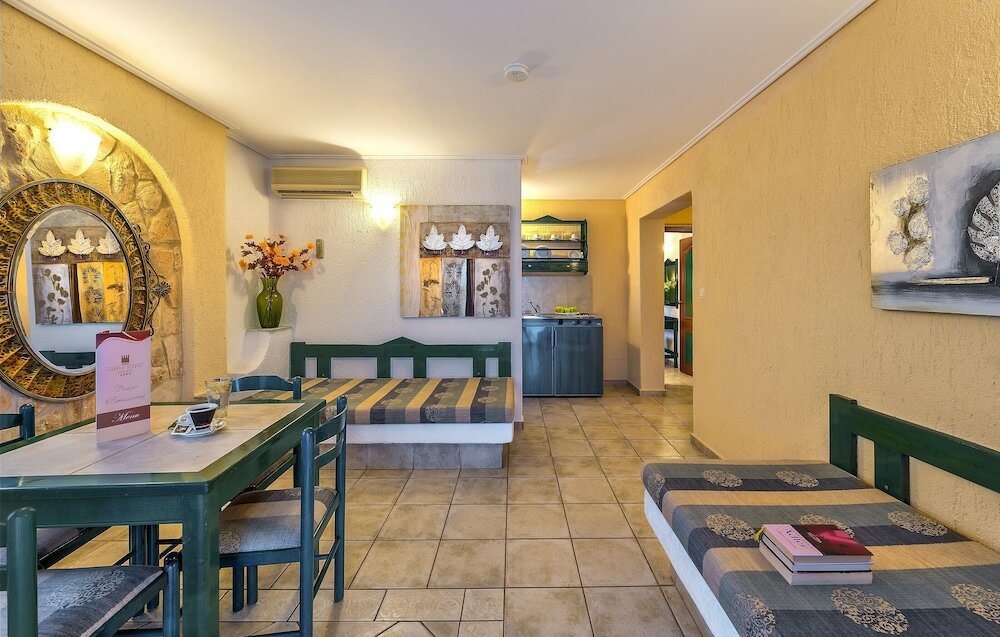 Фото Hotel Castle Suites