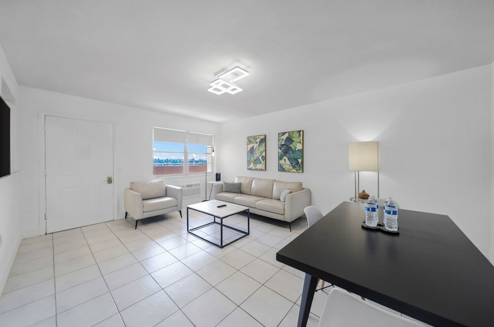 Фото Waterfront One-Bedroom Apt