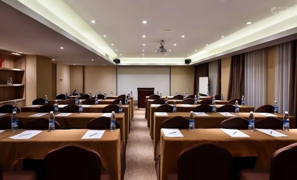 Фото Atour Hotel New Exibition Chengdu