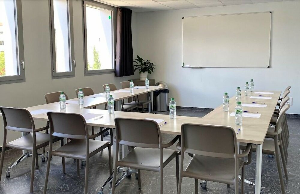 Фото Auberge de jeunesse Hi Clermont-Ferrand