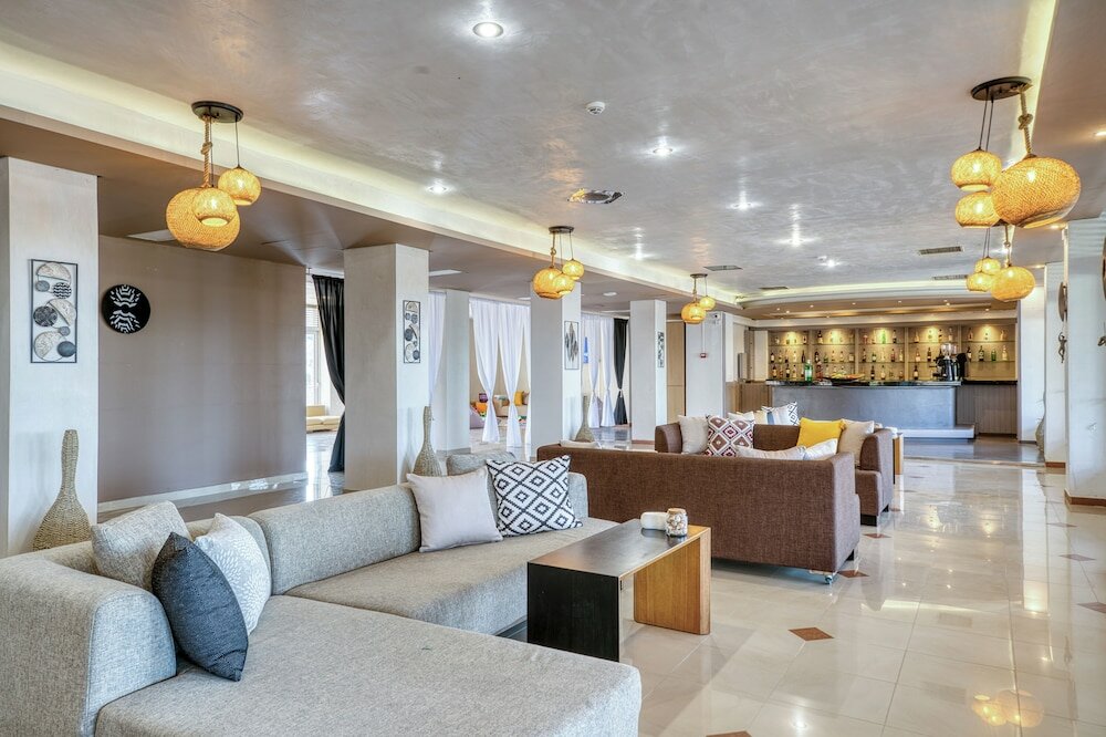 Фото Black and White Boho Resort