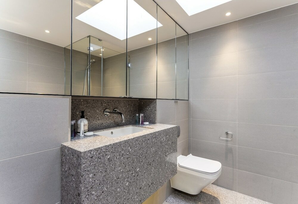 Фото Greek Street Penthouse