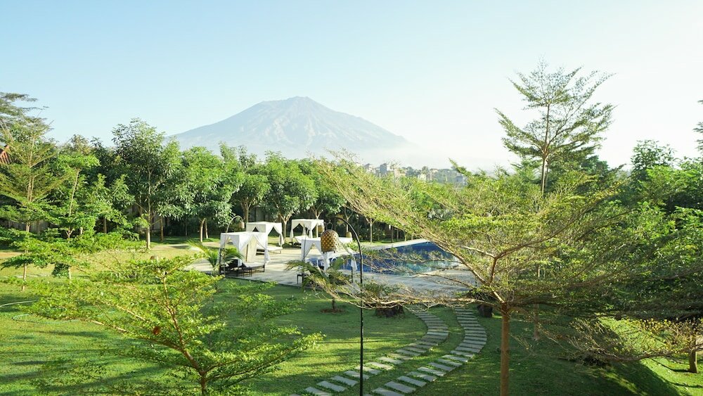 Фото Shanaya Resort Malang