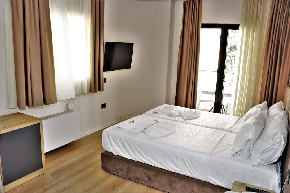 Фото Relax Inn Hotel Durres