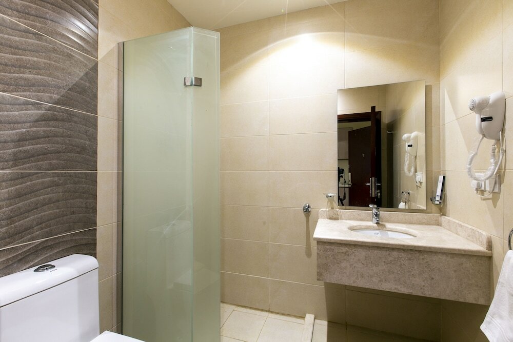 Фото Zara Suites Hotel