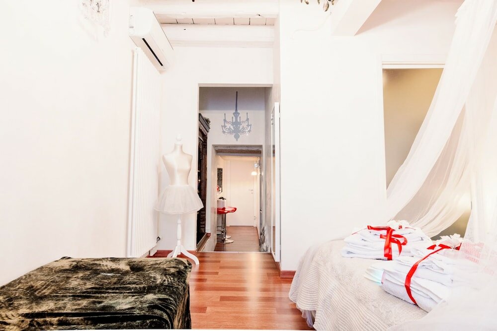 Фото Abbraccio di Romeo e Giulietta