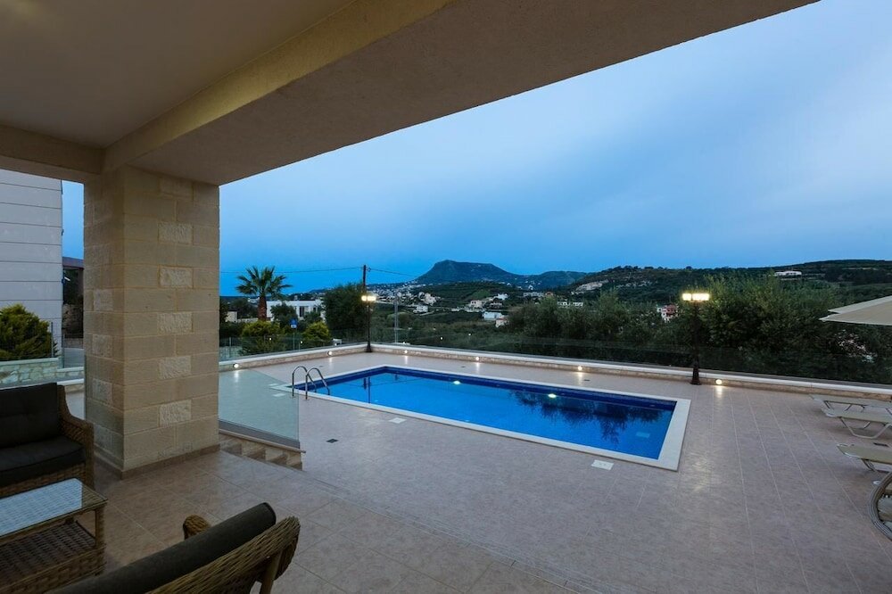 Фото Rodi Luxury Stone Villa