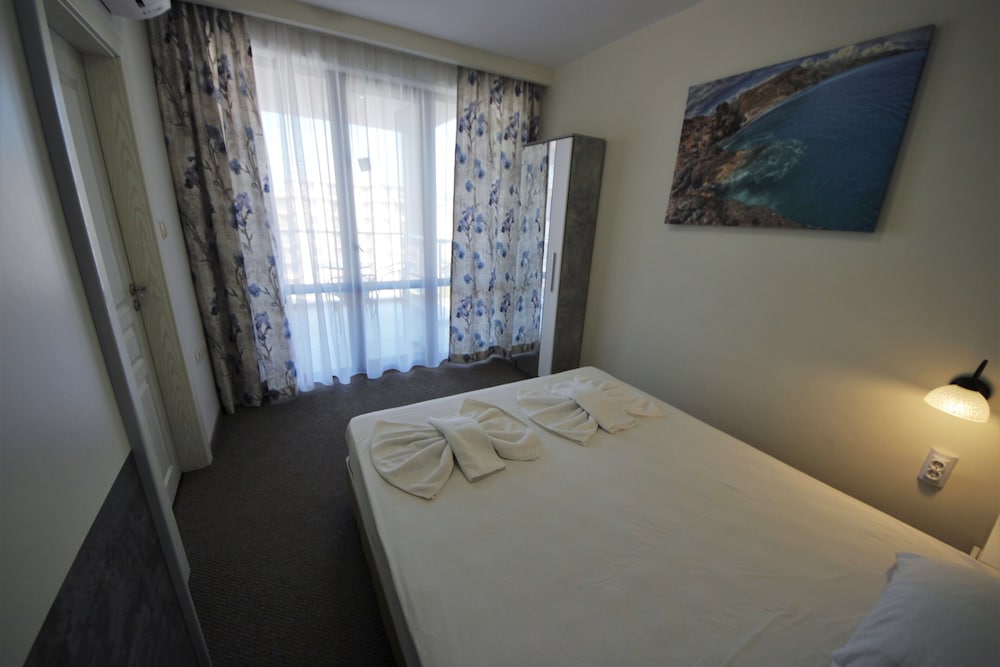 Фото Menada Apartments in Tarsis Nova Complex