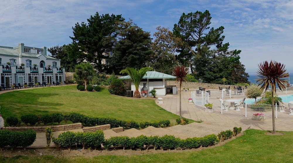 Фото Clos de Vallombreuse, The Originals Relais