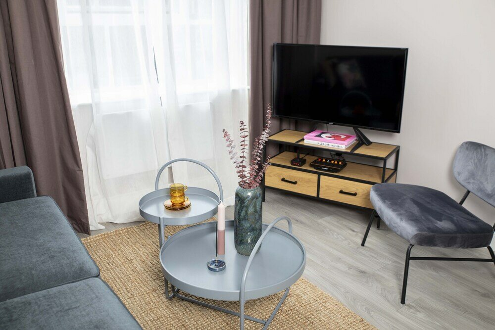 Фото Bob W Commercial House