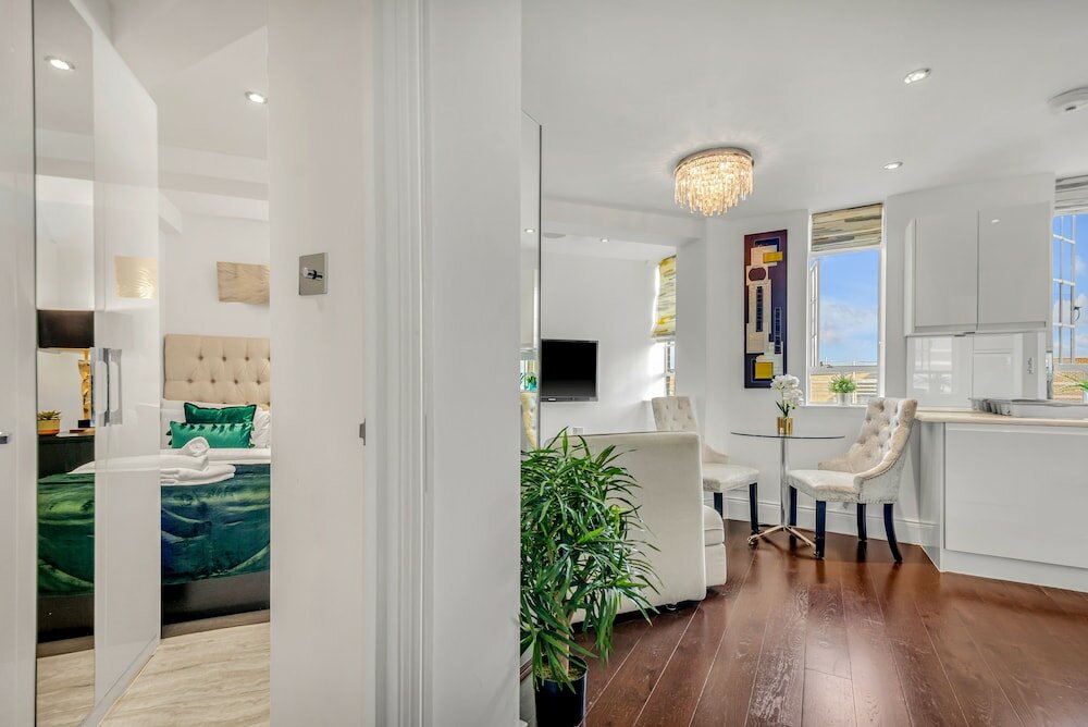 Фото One Bed Serviced Apartment in Chelsea