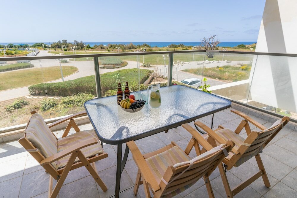 Фото Alloro First Line To The Beach