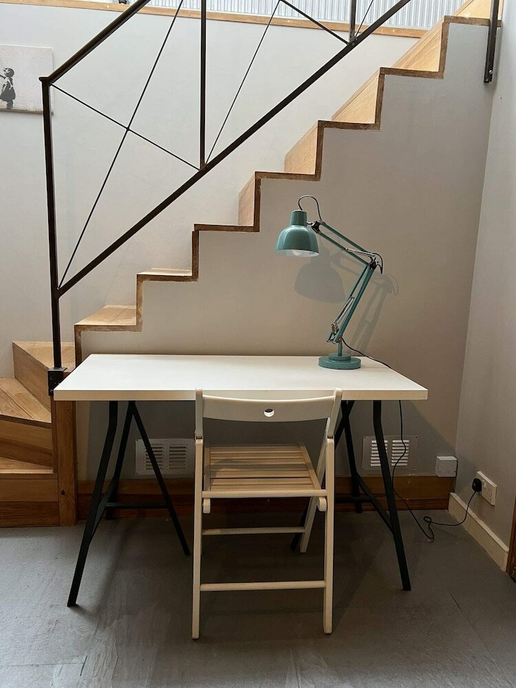 Фото Stylish 2 Bedroom Converted Victorian Storefront