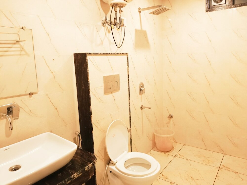 Фото Hotel Krone Near Igi Airport Mahipalpur