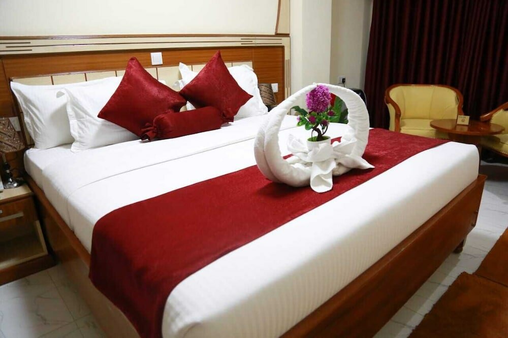 Фото Empolos Hotel Limited