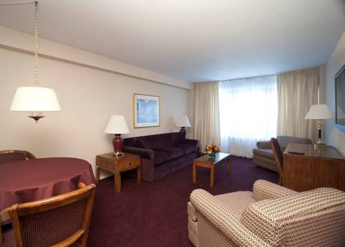 Фото Murray Hill East Suites