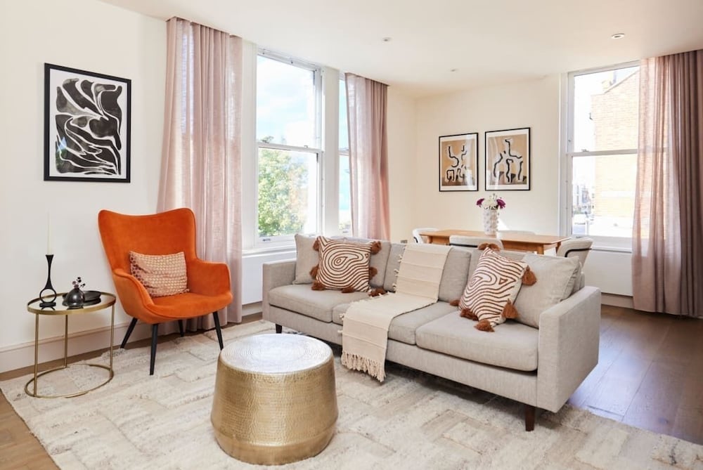 Фото The Wandsworth Haven - Bright 2bdr Flat