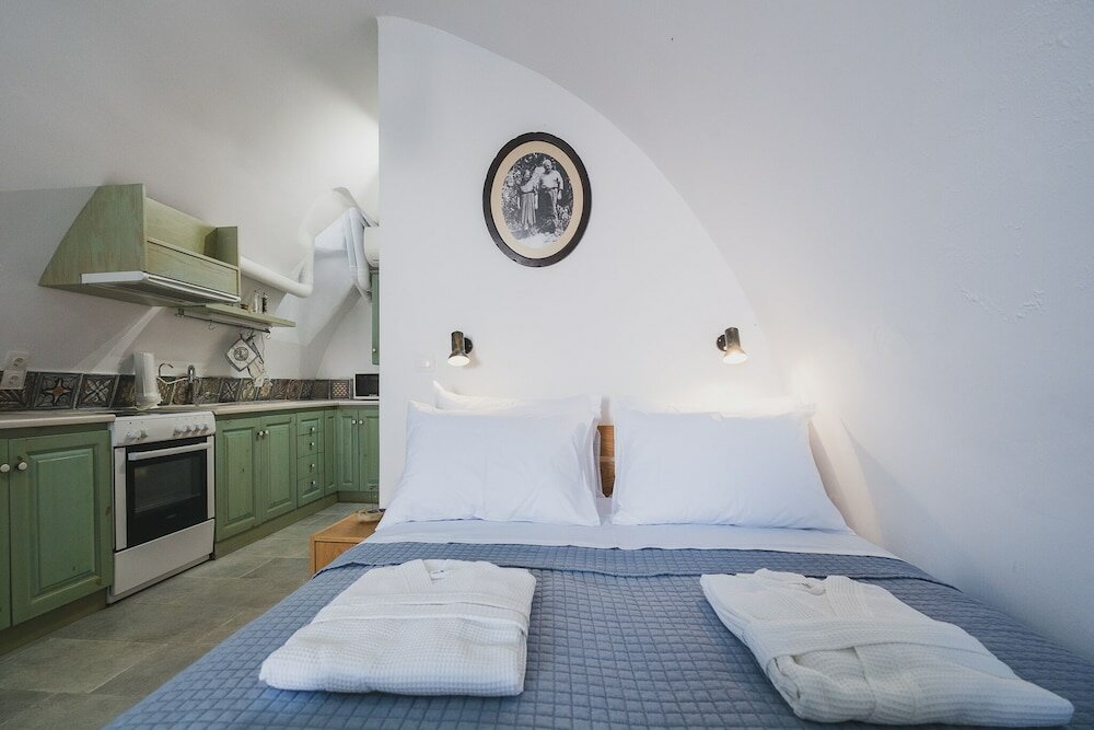 Фото Karavos View - A Unique Artists' Hideaway Paradise