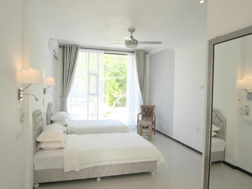 Фото Nazaki Beach Hotel