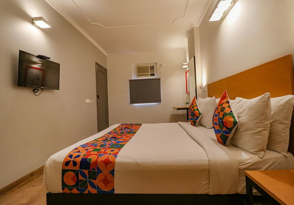 Фото Fabhotel Lord Inn