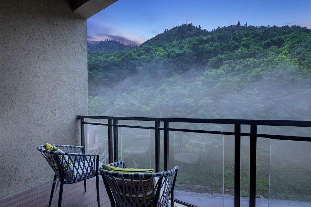 Фото Hilton Garden Inn Jiuzhaigou