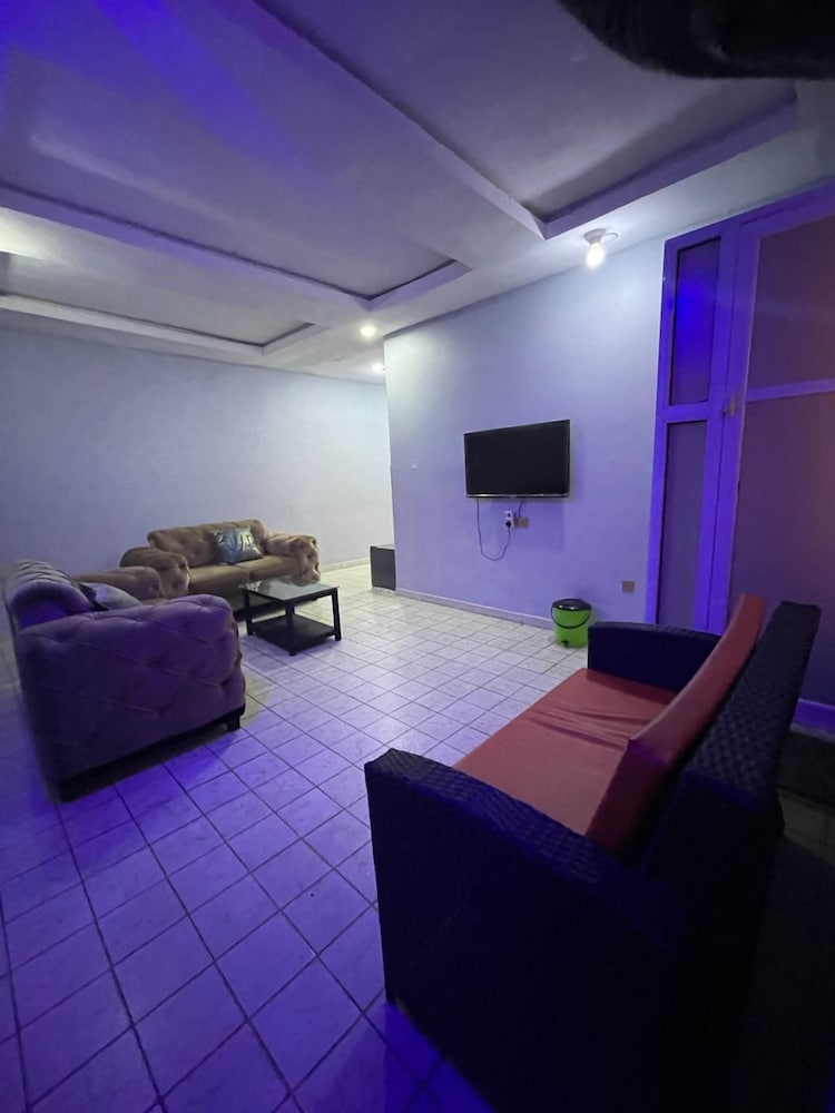 Фото 99 Apartment and Lounge Ltd
