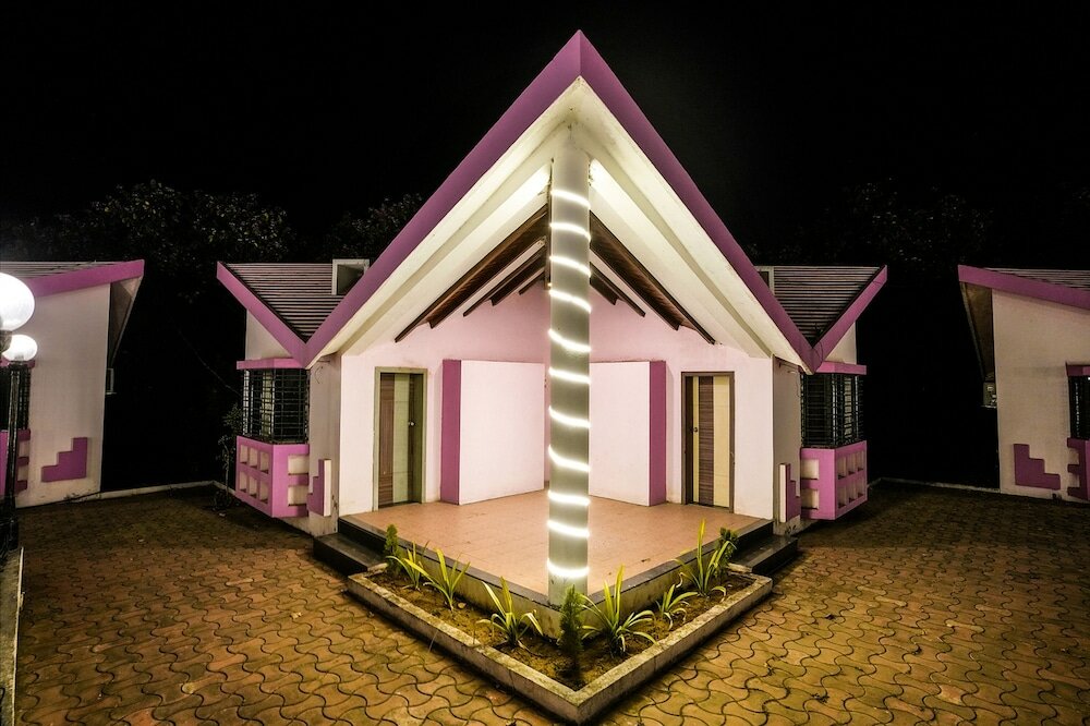 Фото Fabhotel Hi Way Resort