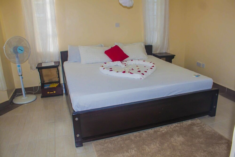 Фото Elegant Comfy 3 Bedroom Apartment