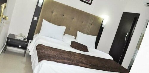 Гостиница Wood Peckers Hotel в Лагосе