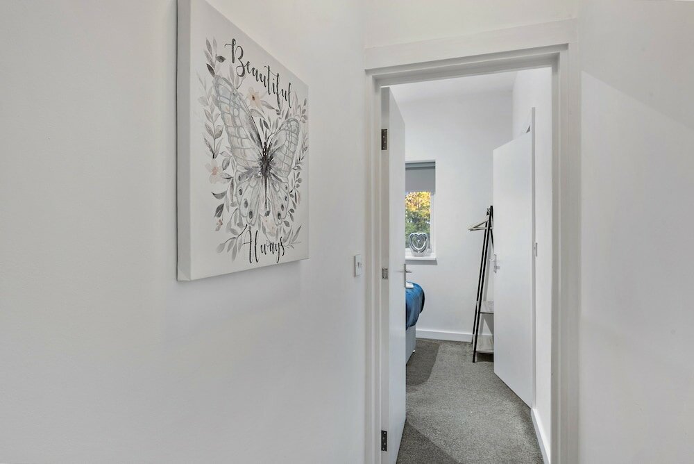 Фото West Ealing Svd Apt. - 2 Bedroom 2 Bath