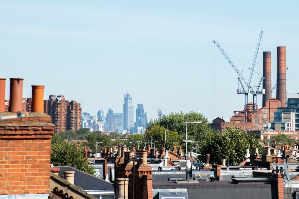 Фото Charming Home in Leafy Parsons Green