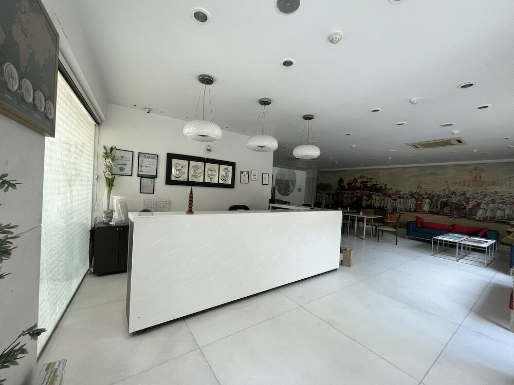 Фото Amber Inn by Orion Hotels