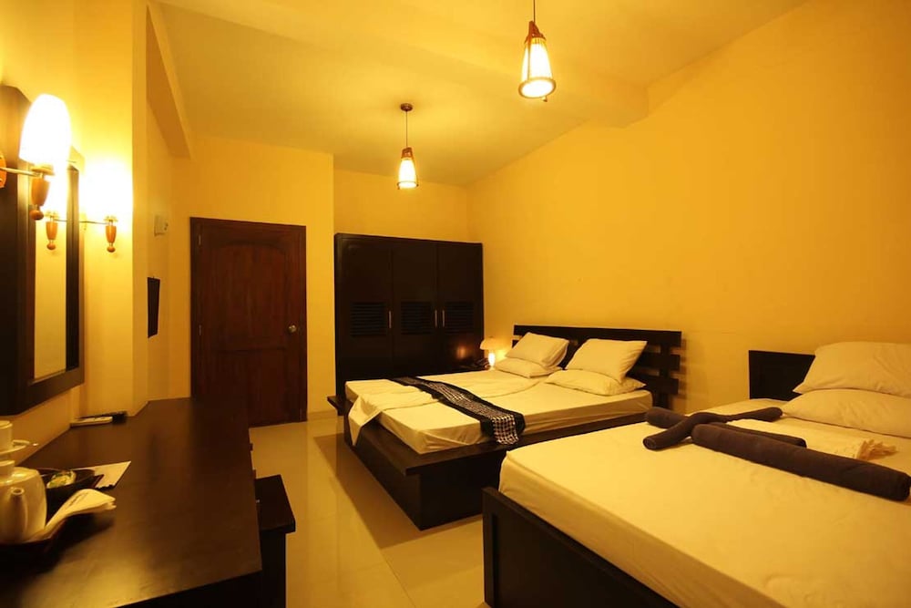 Фото Sanoreech Hotel