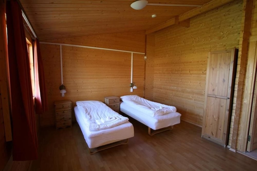 Фото Fosshóll Guesthouse