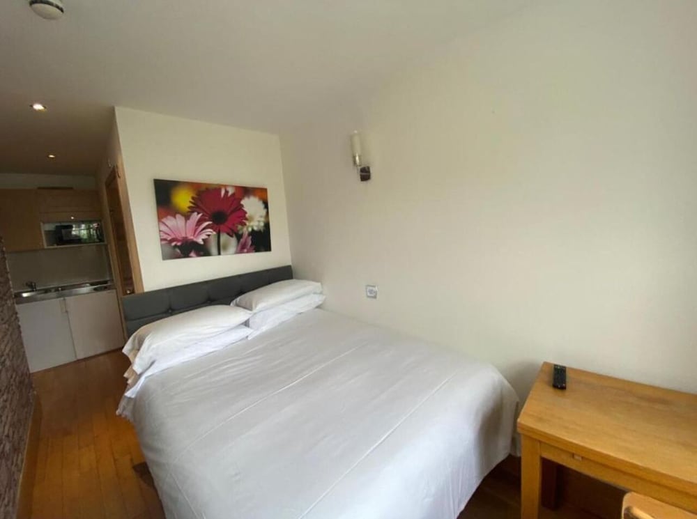 Фото 80 Inverness Terrace