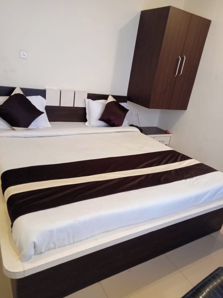 Фото Goroomgo Deepsuchi Grand Deoghar