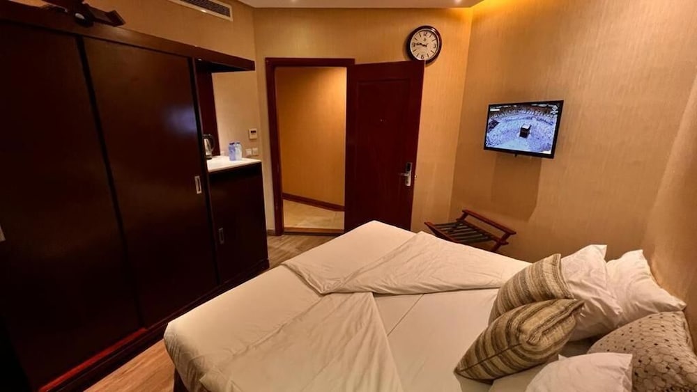 Фото Land Premium 1